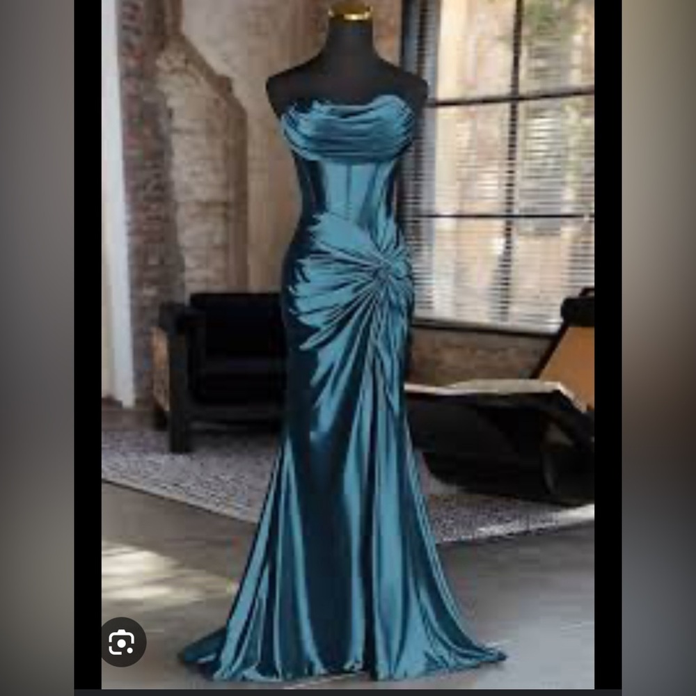 Prom Dress WITH heels (size 7-7.5)